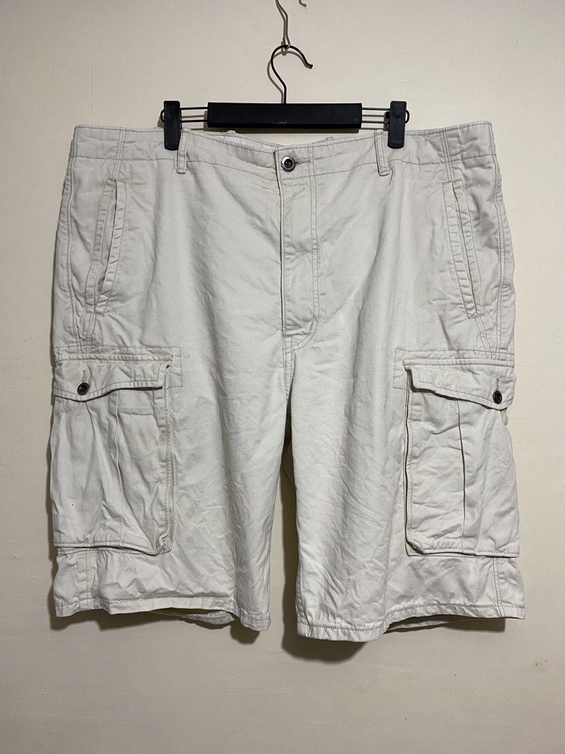 LEVI’S,Cargo shorts (Category: Shorts) located in Cavite. Submitted by jc_thrift95 (Listing ID 1467335669, Image 1). Description: - Levi’s men’s casual cotton cargo shorts featuring side utility pockets and a button-front closure. - Made in Bangladesh - L- 23 inch - W- 20 inch - Color rate 8/10 - See picture details for dimes..