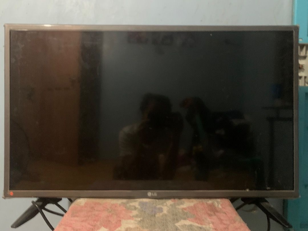 LG TV (Category: TV) located in Alaminos. Submitted by truemountain.c32f15 (Listing ID 1467302153, Image 1). Description: No Issue.