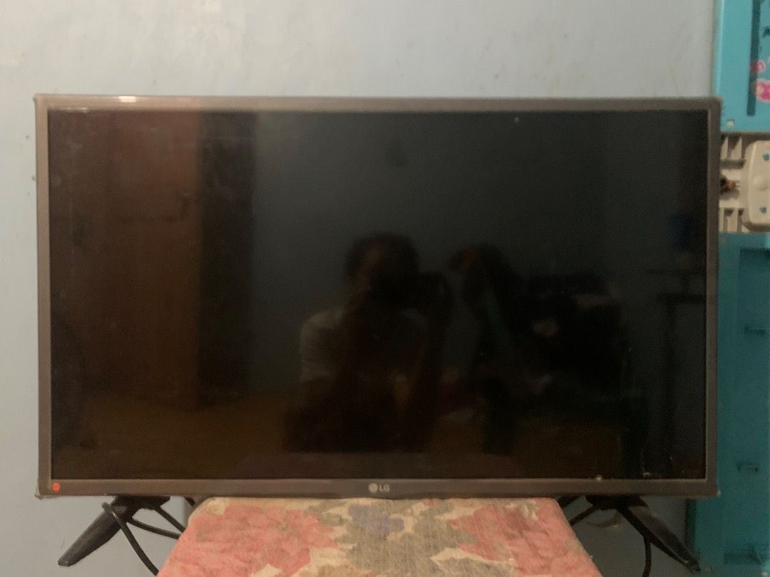 LG TV (Category: TV) located in Alaminos. Submitted by truemountain.c32f15 (Listing ID 1467302153, Image 2). Description: No Issue.