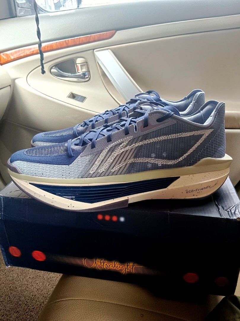 Li Ning Ultra Light (Category: Sneakers) located in Makati City. Submitted by rn1vg (Listing ID 1467343918, Image 1). Description: Rush Sale.. Repriced 2999 pesos nalang fix.. Li ning Ultra Light Brandnew Size 13 US Bargain Sale price 2999 pesos nalang fix One of the Best and Lightest Li ning Basketball Shoes Available Pls like and follow our fb page Lucky 13 footwear Thank you Makati area pick up or lalamove Pm for inquiries.
