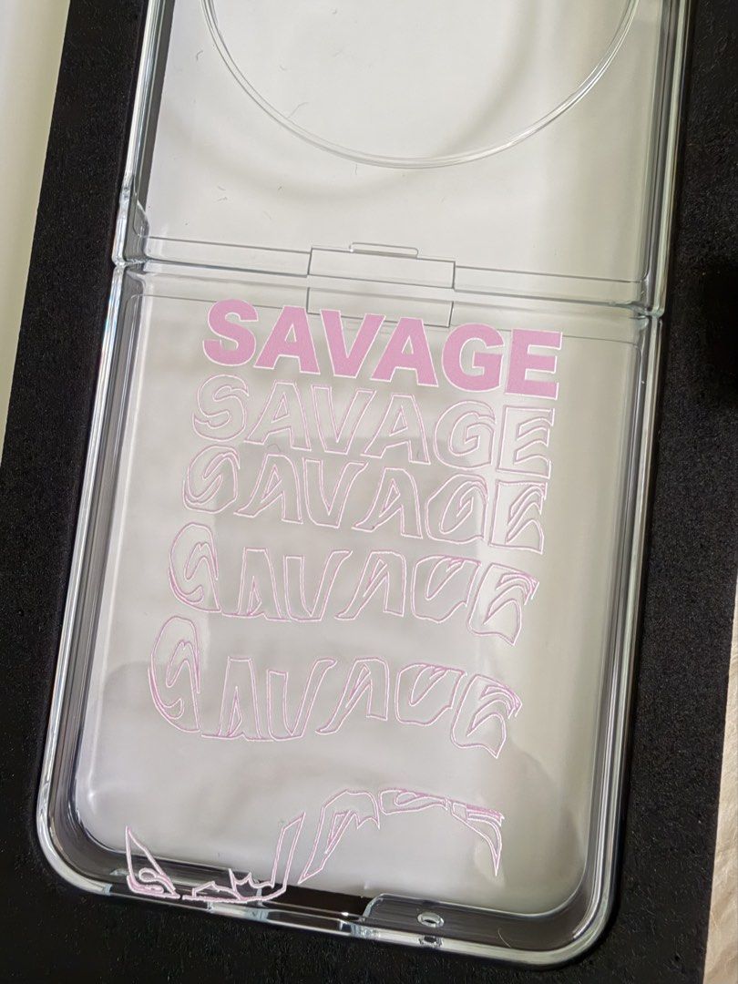 Libero flip phone case (Category: Cases & Sleeves) located in Angeles City. Submitted by baboy1 (Listing ID 1467204431, Image 2). Description: Hndi napo nagamit pinamigay kuna phone and naiwan sa luggage yung case so ngayon lang nakita and it’s new never nagamit binuksan lang for checking the case .