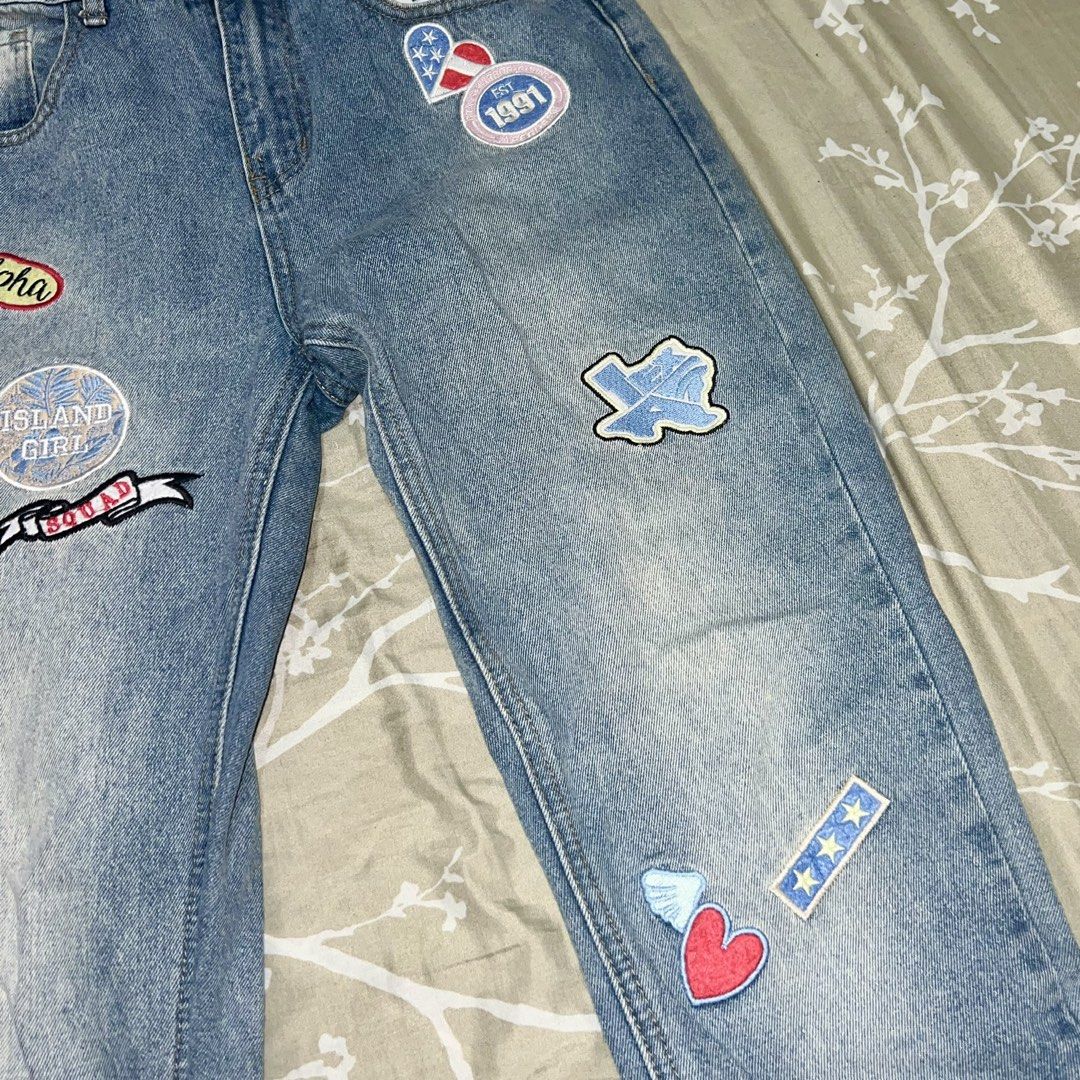 Light Wash Denim Jeans with Patches (Category: Jeans) located in Marikina City. Submitted by prelovedbydee. (Listing ID 1467351487, Image 3). Description: - style: street style straight leg jeans - fit: mid-rise - tag size can negotiate ☺️.
