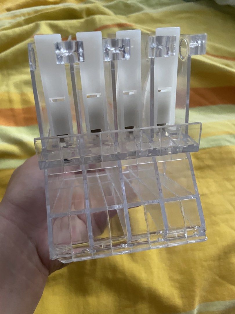 Liptick or mascara holder (Category: Announcements) located in Manila. Submitted by yangcosmetics (Listing ID 1467181847, Image 3). Description: Idk kung sa liptick or sa mascra lagayan to hahaha natambak lang sa kabinet ko selling low sayang eh May crack sa ilalim hindi naman sya nakaka affect See lat photo pano sya .