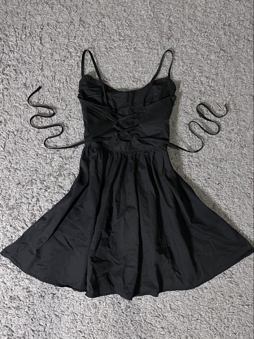 little black dress (Category: Dresses) located in Davao. Submitted by fromadollscloset (Listing ID 1467295203, Image 1). Description: [READ MY BIO FIRST!] ⭐️ description ⭐️ - simple lbd! - material: cotton - corset on the back, zip on the side - ruched at the chest area ⭐️ other deets ⭐️ - for meet-up: around roxas area - for delivery/shipping: s/df will be shouldered by the buyer! .