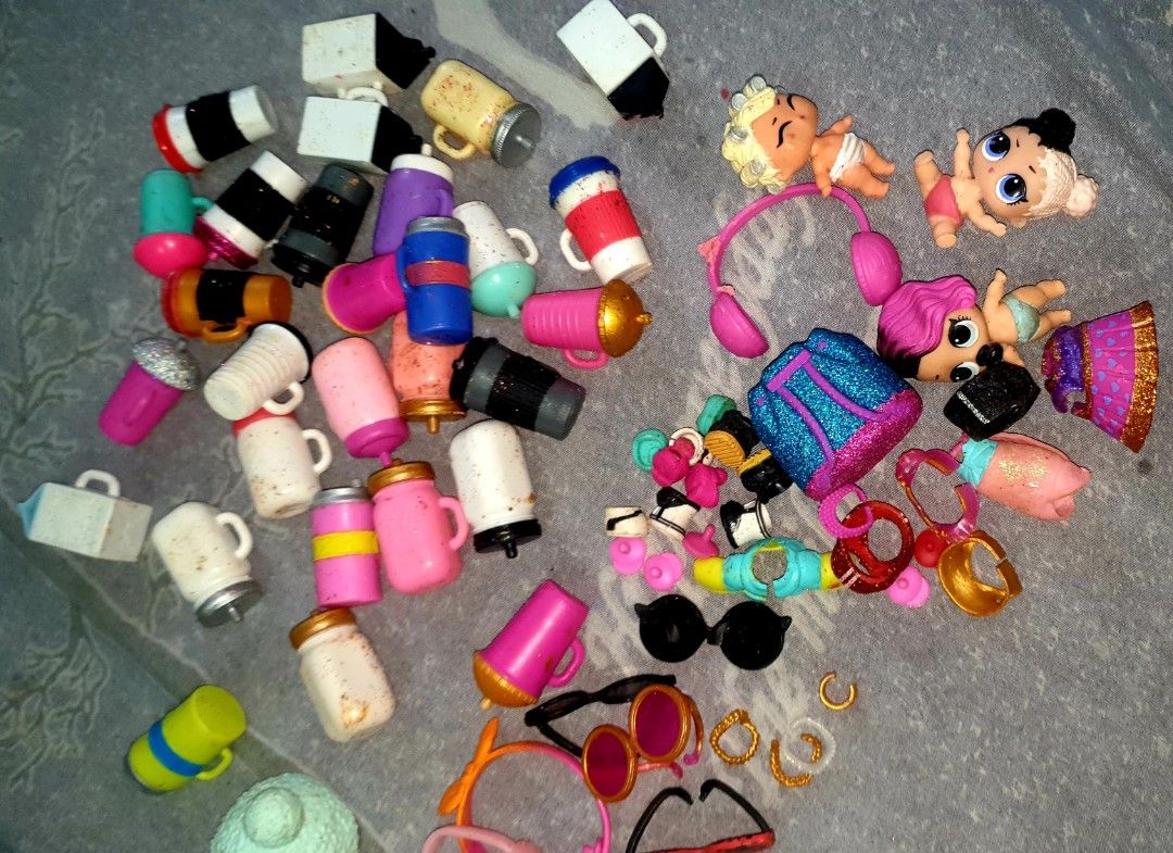 LOL dolls Bottles and Accessories (Category: Kids Toys) located in Manila. Submitted by jonanana28 (Listing ID 1467247839, Image 1). Description: LOL bottles and Accesories needs cleaning Manila .