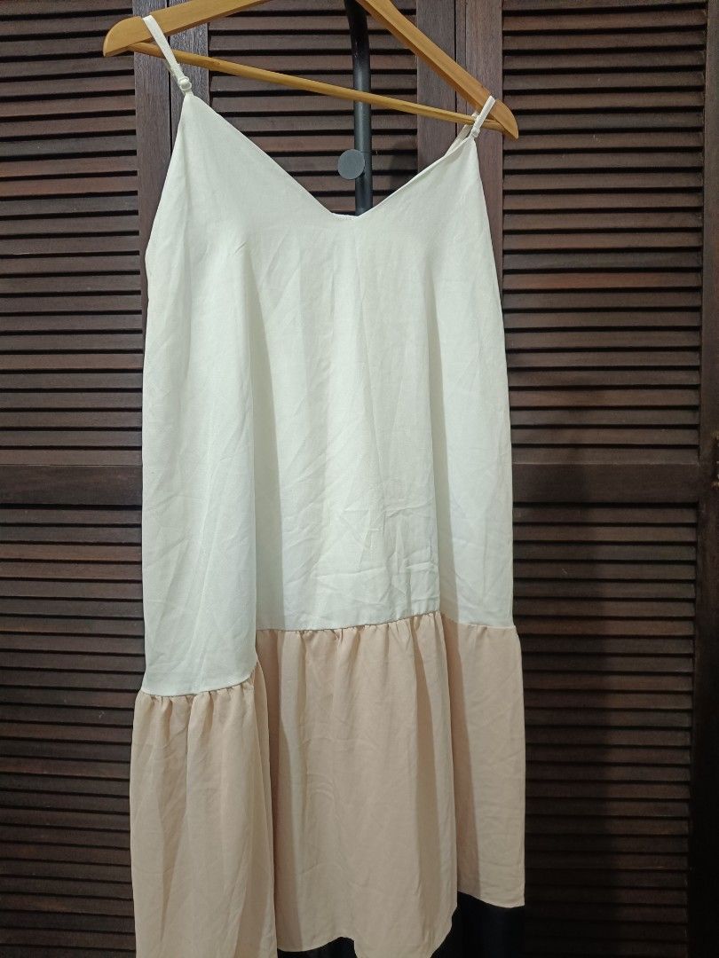 Long dress tricolor (Category: Dresses) located in Manila. Submitted by byjrb (Listing ID 1467192707, Image 2). Description: 🛍️ Brand-new items from SHEIN, Emery Rose, Zaful & more! Size : Large to XXL sobrang ganda nito 😍 📦 Shipping: LBC / J&T / Lalamove 💸 MOP: GCash / BPI only DM for inquiries! 💌.