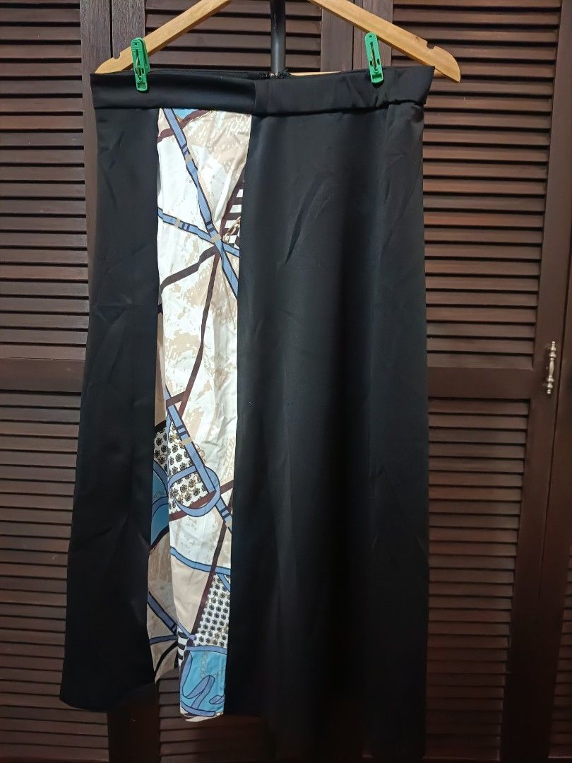 Long Skirt (Category: Dresses) located in Manila. Submitted by byjrb (Listing ID 1467359407, Image 1). Description: 🛍️ Brand-new items from SHEIN, Emery Rose, Zaful & more! Size : Size 34 (malambot, makapal) shala pagsuot 📦 Shipping: LBC / J&T / Lalamove 💸 MOP: GCash / BPI only DM for inquiries! 💌.