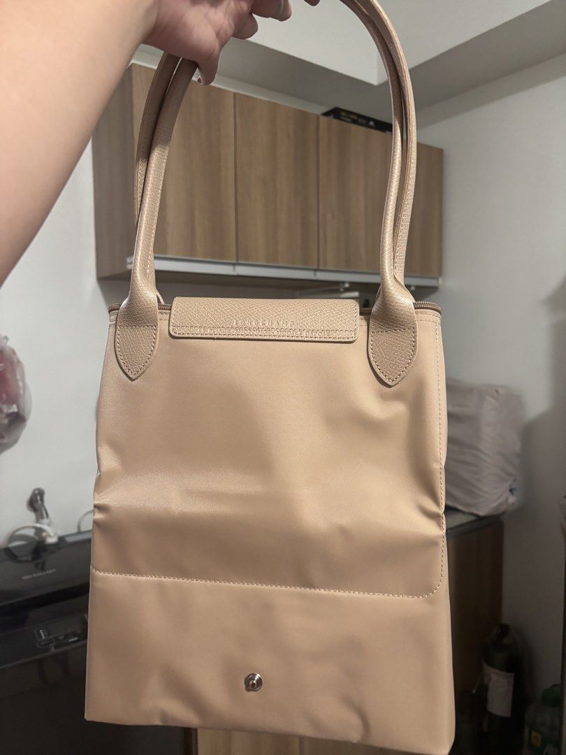 LONGCHAMP LE PLIAGE LARGE WITH PARIS STAMP (Category: Tote Bags) located in Pasig City. Submitted by juuustmycloset (Listing ID 1467304589, Image 3). Description: Fresh from paris with eiffel tower stamp. Unused. Large size le pliage longchamp RFS: different color preference. .