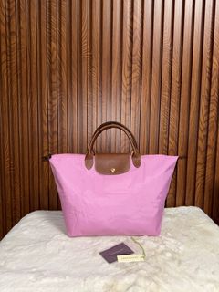(Category: ) located in . Submitted by luxshoppe88 (Listing ID 1467191435, Image 1). Description: .