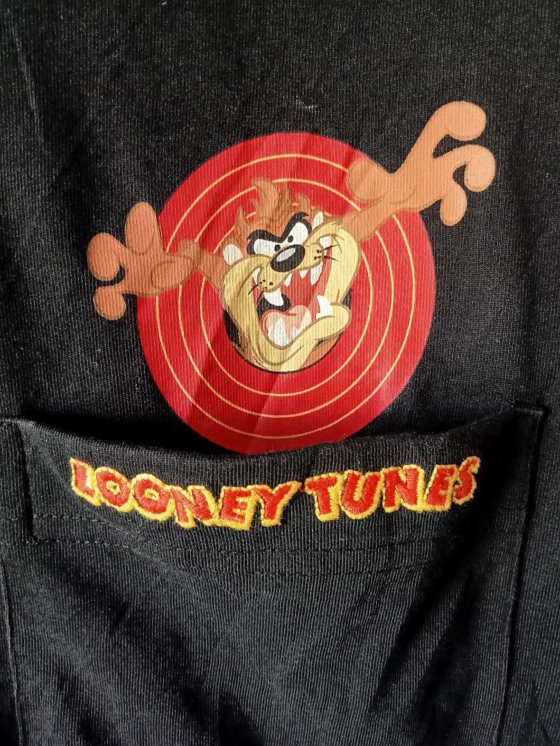 Looney Tunes Tasmanian Devil Pocket Tee (Category: Tshirts & Polo Shirts ) located in Cabadbaran. Submitted by reizen_ace051823 (Listing ID 1461177526, Image 2). Description: - good condition 9.5/10 - no issue - size large on tag - dimes 28.5 / 22.