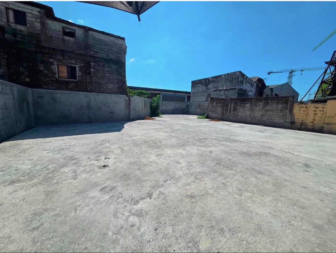 (Category: ) located in . Submitted by dgcurated09 (Listing ID 1467322224, Image 1). Description: .