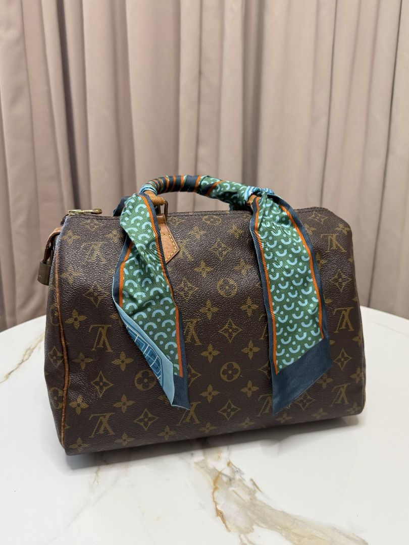 LOUIS AND VUITTON LV Speedy (Category: Luxury Bags & Wallets) located in Marikina City. Submitted by tashdeclutters. (Listing ID 1467320501, Image 2). Description: ✨ LOUIS AND VUITTON LV Speedy - P29,990 ✨ Condition: 4 - Fair/Well Used 🛍️ Purchased in: Japan 📝 Note: zipper pull needs to be replaced. I believe this can be brought to the local LV store. ✨ @tashdeclutters ✨ Created to share the things that no longer spark joy with Tash — and hopef