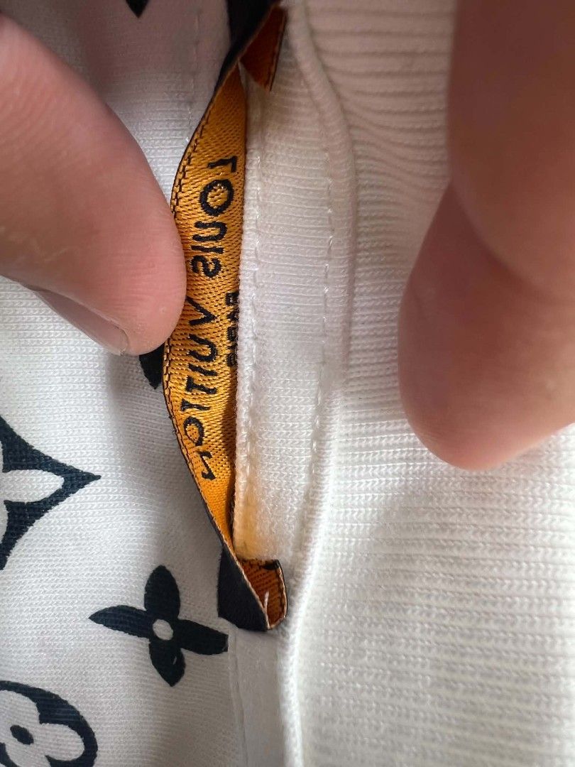 LOUIS VUITTON (Category: Tshirts & Polo Shirts ) located in Davao. Submitted by chadbryenrimdan (Listing ID 1467203684, Image 3). Description: ✅ Brand new ✅jnt courier shipped na item ✅size large.