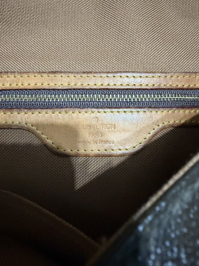 Louis Vuitton - Vintage Monogram Messenger Bag (Category: Briefcases) located in Cavite. Submitted by commoncourtesy (Listing ID 1467344532, Image 2). Description: Please check the photos for the sign of usage .