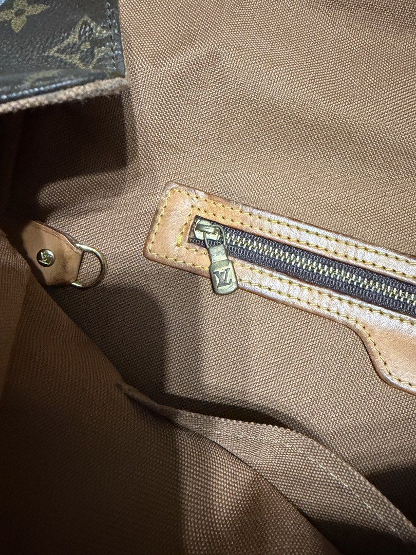 Louis Vuitton - Vintage Monogram Messenger Bag (Category: Briefcases) located in Cavite. Submitted by commoncourtesy (Listing ID 1467344532, Image 3). Description: Please check the photos for the sign of usage .