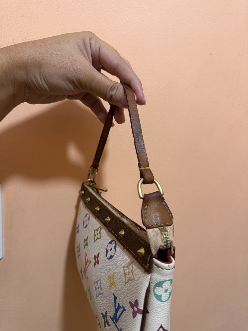 Louis Vuitton LV Murakami (Category: Shoulder Bags) located in Las Pinas. Submitted by fromlolita (Listing ID 1467354474, Image 2). Description: gift from my aunt years ago :) Please self authenticate Negotiable :) .