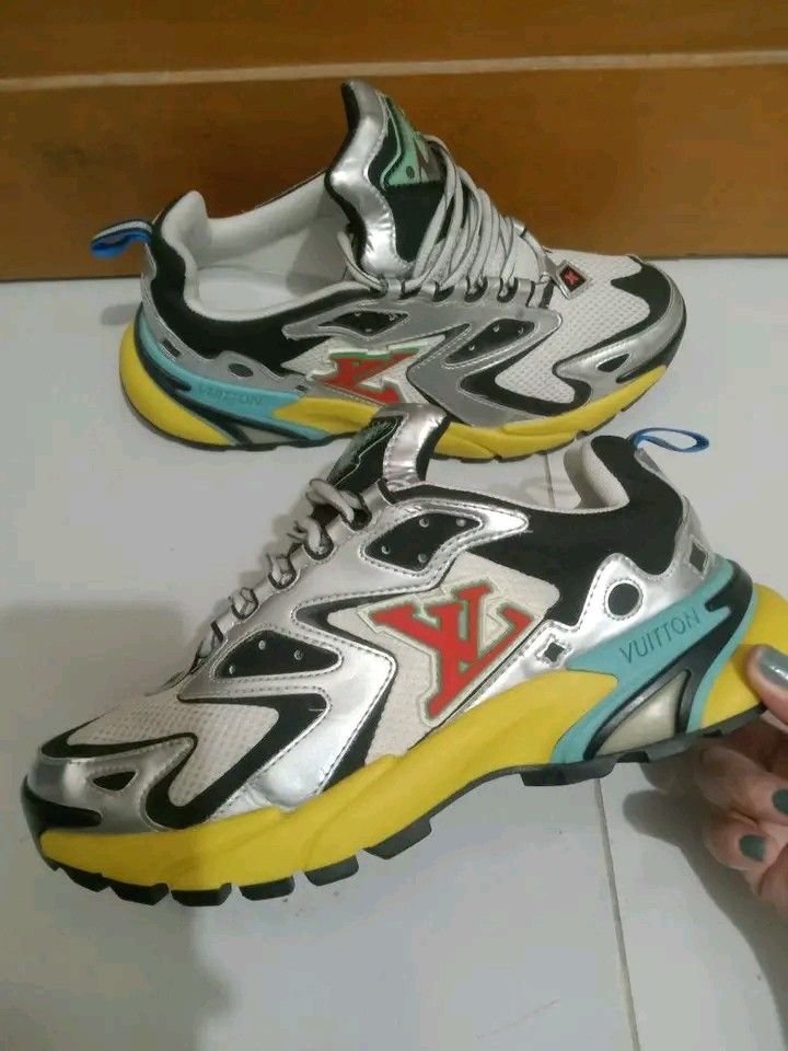 Louis Vuitton LV runner Sneakers (Category: Sneakers) located in Koronadal. Submitted by joeannmahi28609 (Listing ID 1467194004, Image 3). Description: Louis Vuitton LV runner sneakers made in Italy size eur 42 for men only coded in goods condition ukay source wow gnda nito sino bet nito mine nyo na.