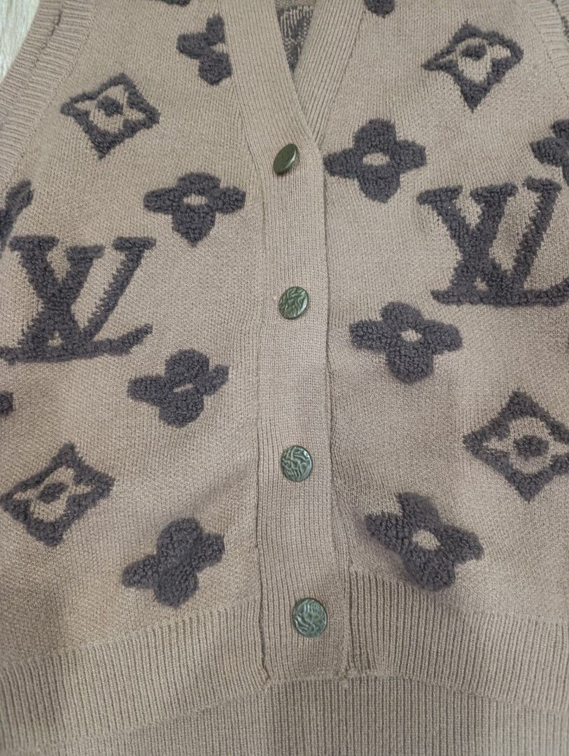 LOUIS VUITTON MONOGRAM KNIT VEST (Category: Coats, Jackets and Outerwear) located in Angeles City. Submitted by kc_archvs (Listing ID 1467349716, Image 2). Description: Size on tag: L Dimes: 24x29 1650php if delivery +sf.