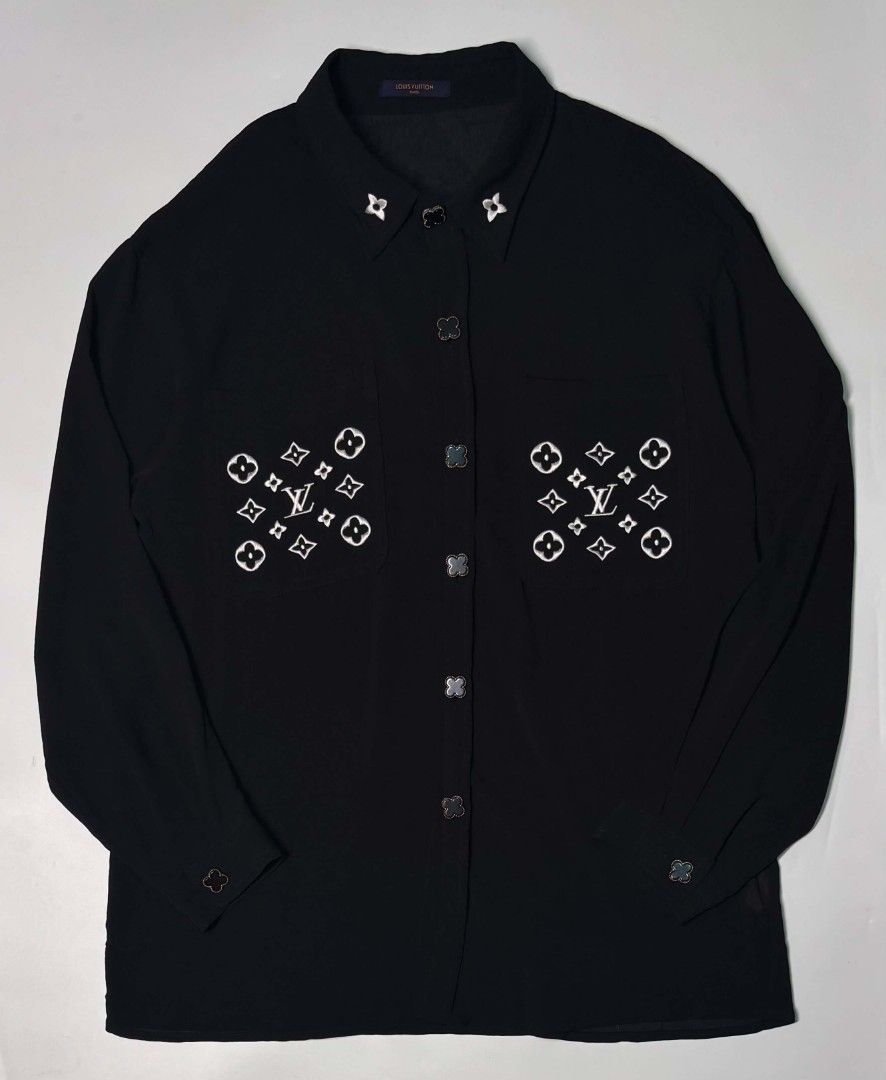 Louis Vuitton Monogram Long-Sleeve (Category: Tshirts & Polo Shirts ) located in Daet. Submitted by retro_gallery (Listing ID 1467169913, Image 1). Description: .