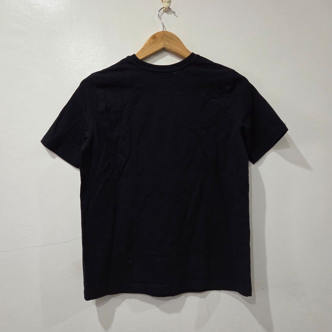 Love Bonito Avery Round Neck Tee (Category: Shirts) located in San Nicolas. Submitted by mllc523 (Listing ID 1467204706, Image 2). Description: Brand: Love Bonito Color: Black Size: S Design: Crew neck, versatile basic Condition: Clean and neatly stored.