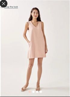 (Category: ) located in . Submitted by clearmywardrobe13 (Listing ID 1467188490, Image 1). Description: .