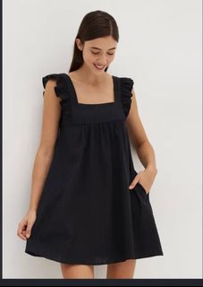 (Category: ) located in . Submitted by clearmywardrobe13 (Listing ID 1467186026, Image 1). Description: .