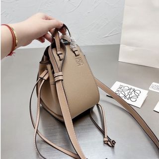 (Category: ) located in . Submitted by closetbyjj (Listing ID 1467357845, Image 1). Description: .