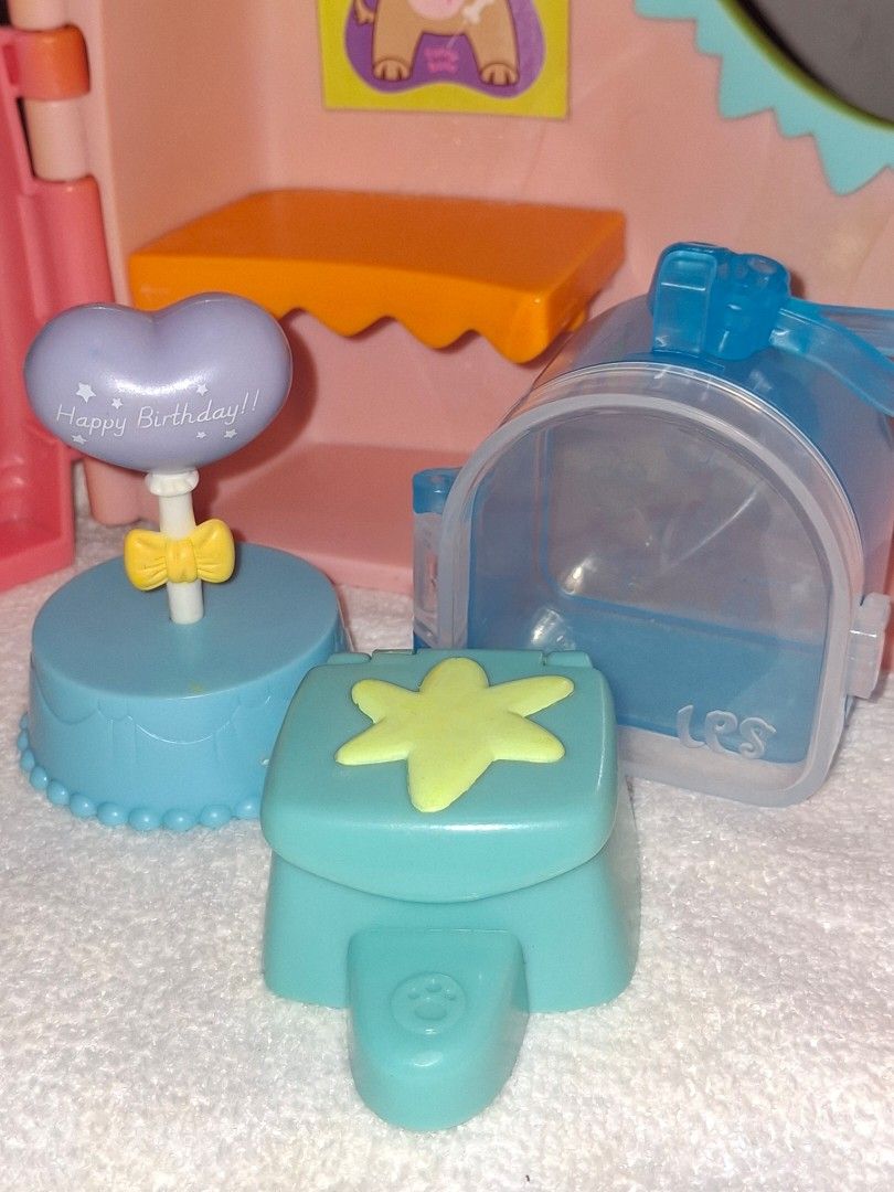 LPS accessories free sf (Category: Kids Toys) located in Quezon City. Submitted by bonnie_xoxo (Listing ID 1467169078, Image 1). Description: littlest pet shop accessories for sale! -take all only! -free sf rfs: decluttering mod: j&t mop: maribank or gcash loc: QC.