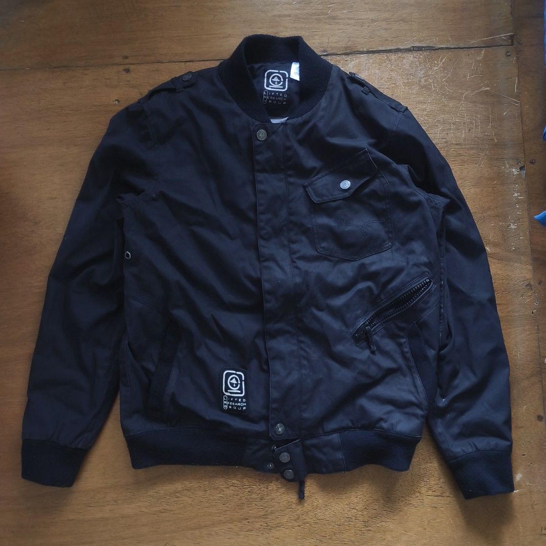 LRG no. 47 utility bomber jacket (Category: Coats, Jackets and Outerwear) located in Tayabas. Submitted by cat.b0i (Listing ID 1467255466, Image 1). Description: Size on tag: M Fitting: Men - Semi XL Women - XL ‎Length: 27 ‎Width: 21.5 ‎Shoulder: 18 ‎Arm Space: 9.5 ‎Sleeve Length: 25.5 ‎ ‎Color: Black Color Rate: 9 ‎Material: 80% wool, 29% acrylic properties: 100% cotton shell ‎Issues: lints and pills on lining, minor black fades, and small stain