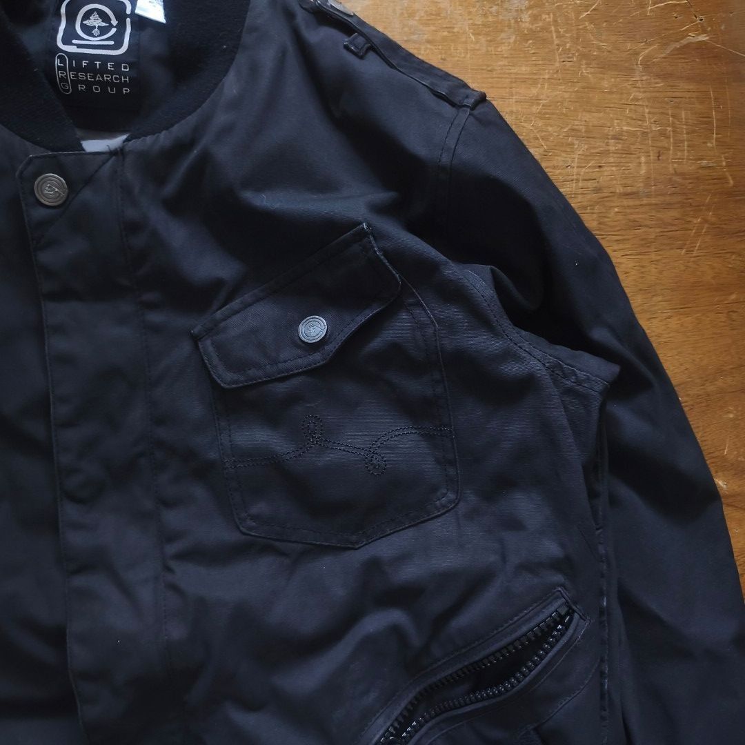 LRG no. 47 utility bomber jacket (Category: Coats, Jackets and Outerwear) located in Tayabas. Submitted by cat.b0i (Listing ID 1467255466, Image 3). Description: Size on tag: M Fitting: Men - Semi XL Women - XL ‎Length: 27 ‎Width: 21.5 ‎Shoulder: 18 ‎Arm Space: 9.5 ‎Sleeve Length: 25.5 ‎ ‎Color: Black Color Rate: 9 ‎Material: 80% wool, 29% acrylic properties: 100% cotton shell ‎Issues: lints and pills on lining, minor black fades, and small stain