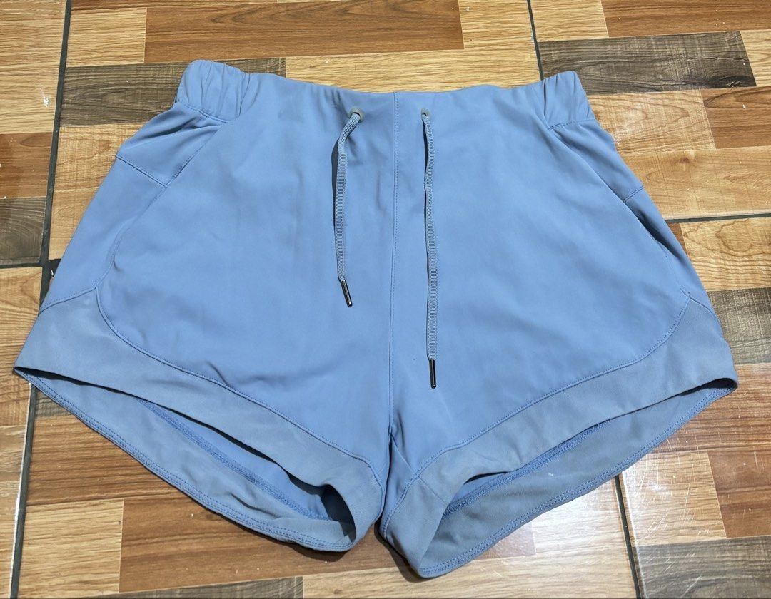 Lululemon athletic shorts (Category: Shorts) located in Tacloban City. Submitted by xyals (Listing ID 1467263562, Image 2). Description: Lululemon athletic shorts Size: 25-26 minor issue on the last pic, but di sya halata when worn good condition .