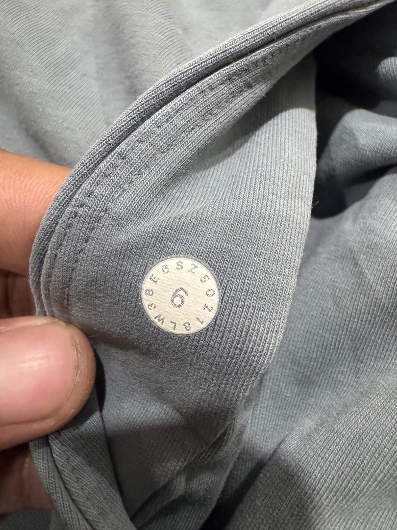Lululemon Scuba Pullover ALO (Category: Coats, Jackets and Outerwear) located in Bacoor. Submitted by 999archives_ (Listing ID 1467340353, Image 3). Description: Lululemon Scuba Pullover *Wash in a faded/washed blue .