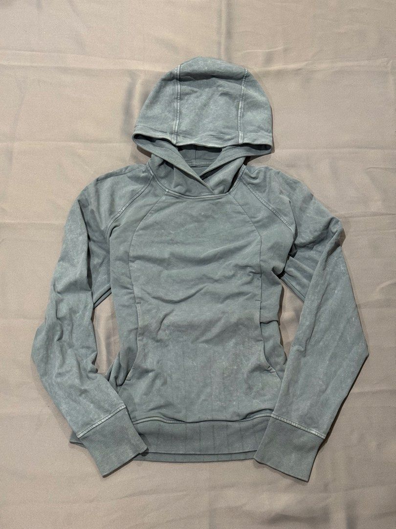 Lululemon Scuba Pullover ALO (Category: Coats, Jackets and Outerwear) located in Bacoor. Submitted by 999archives_ (Listing ID 1467340353, Image 2). Description: Lululemon Scuba Pullover *Wash in a faded/washed blue .