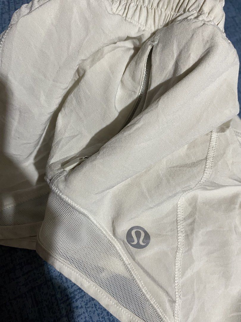 Lululemon Tracker Short V 4" athletic running shorts (Category: Activewear) located in Naga. Submitted by jamesarkkkk (Listing ID 1467304408, Image 2). Description: .