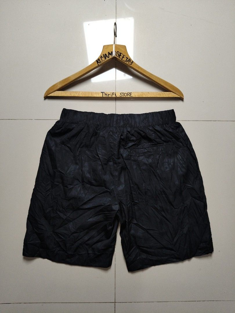 Lv monogram (Category: Shorts) located in Ilagan. Submitted by goodsanddeals-a73c28 (Listing ID 1467310638, Image 2). Description: Good as new to Brand new condition Free size 10/10 color rate ✅ Pm me for more details.