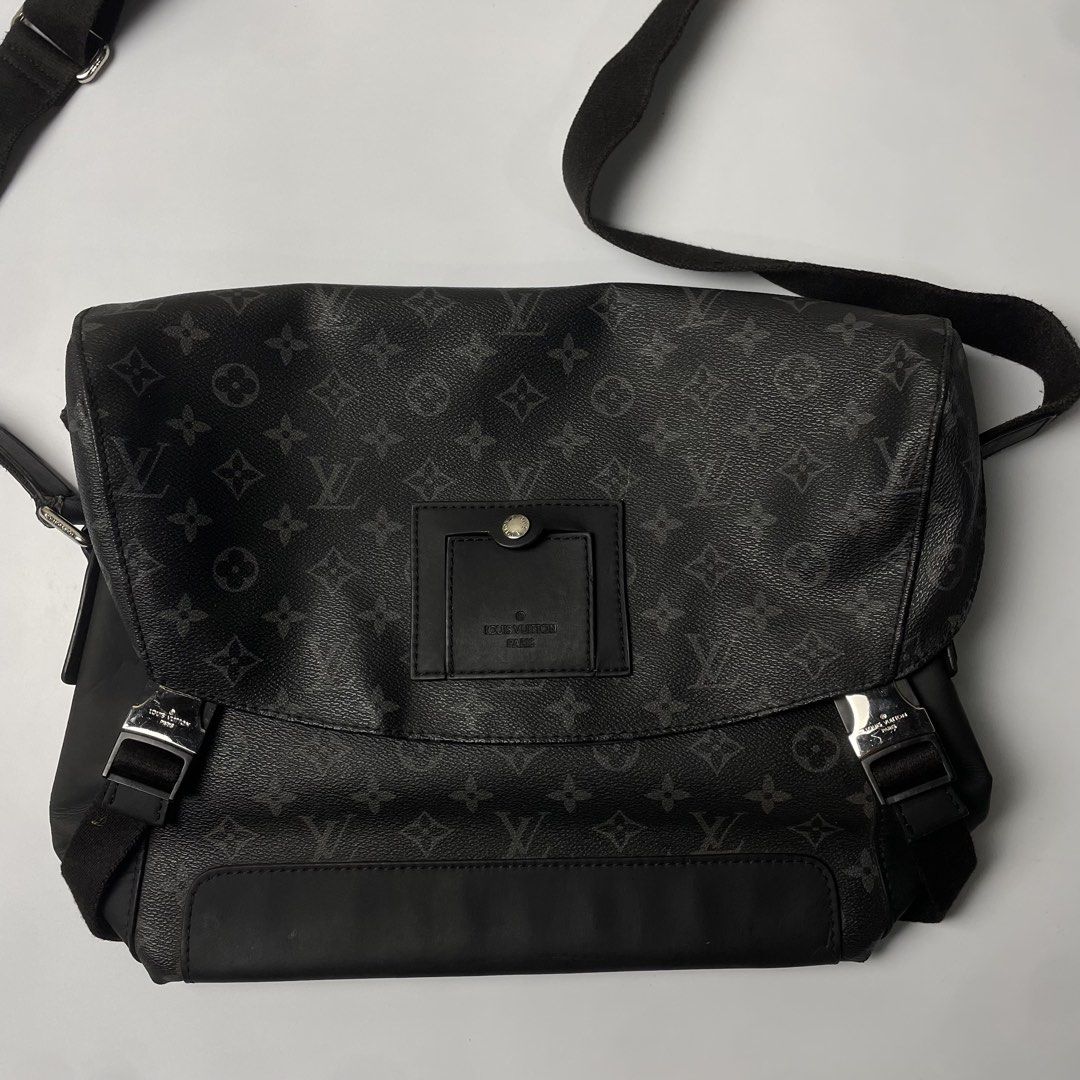 LV Monogram Eclipse Messenger PM Voyager Bag (Category: Luxury Bags & Wallets) located in Iloilo. Submitted by nextwearco_ilo (Listing ID 1467328365, Image 3). Description: LV Monogram Eclipse Messenger PM Voyager Bag • 9/10 condition • 10/10 Leather condition • Issue : last photo ₱ 10k nego .