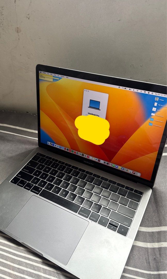 MacBook Pro 13-inch 2017 (Category: Laptops & Notebooks) located in Valenzuela. Submitted by kissmuna (Listing ID 1467191908, Image 3). Description: Macbook Pro 2017 128gb Core i5 Issue: one charging port not working the rest is okay Still negotiable .