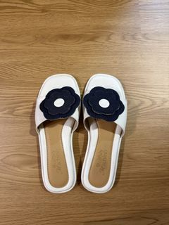 (Category: ) located in . Submitted by perfcloset (Listing ID 1467191984, Image 1). Description: .