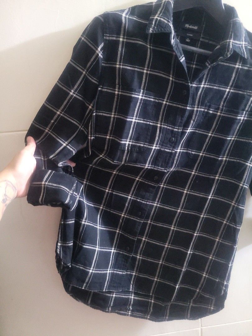 Madewell Bottondown (Category: Longsleeves) located in Los Banos. Submitted by lopecruz (Listing ID 1467298856, Image 2). Description: armpit : 20" length : 25" like new, no flaws S-M.