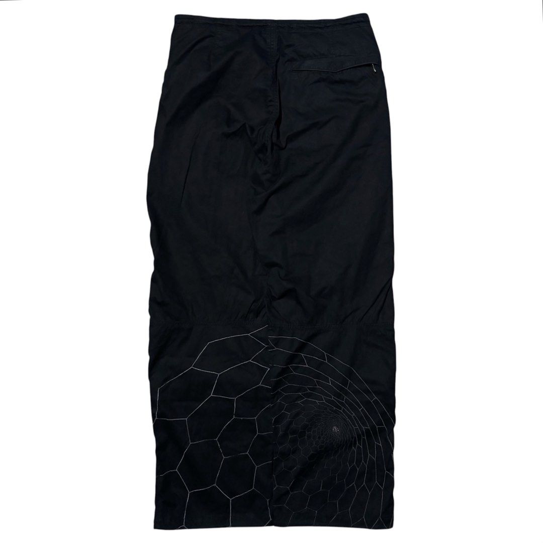 Maharishi Embroidered Web SnoPants (Category: Jeans) located in Muntinlupa City. Submitted by rtyfck (Listing ID 1467348535, Image 1). Description: Maharishi Embroidered Web SnoPants Details : •Width/Waist : 17(34) •Full Length : 42 •Front Rise : 12 •Inseam : 29 •Thigh : 13 •Knee : 11 •Leg Opening : 10 •Size : M •Issue : sign of use •Condition : Used •₱4,280.