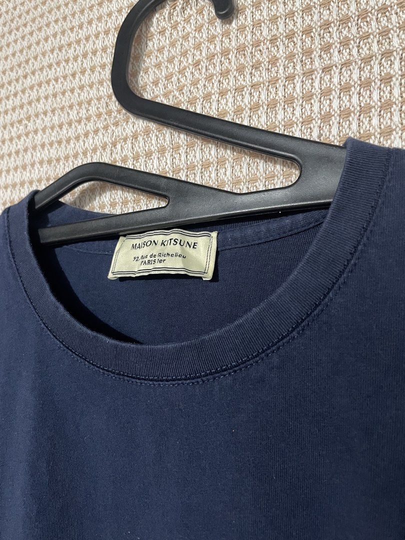 Maison Kitsune (Category: Activewear) located in Liloy. Submitted by juan2thrift (Listing ID 1467304995, Image 3). Description: Maison Kitsune Excellent Condition Color Rate - 9.5/10 Dimension - 21” by 26” Cut washtag.