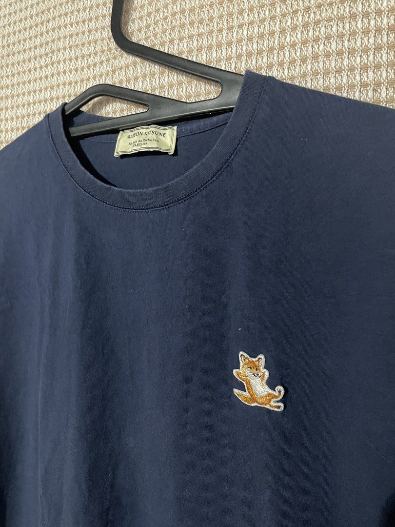 Maison Kitsune (Category: Activewear) located in Liloy. Submitted by juan2thrift (Listing ID 1467304995, Image 2). Description: Maison Kitsune Excellent Condition Color Rate - 9.5/10 Dimension - 21” by 26” Cut washtag.