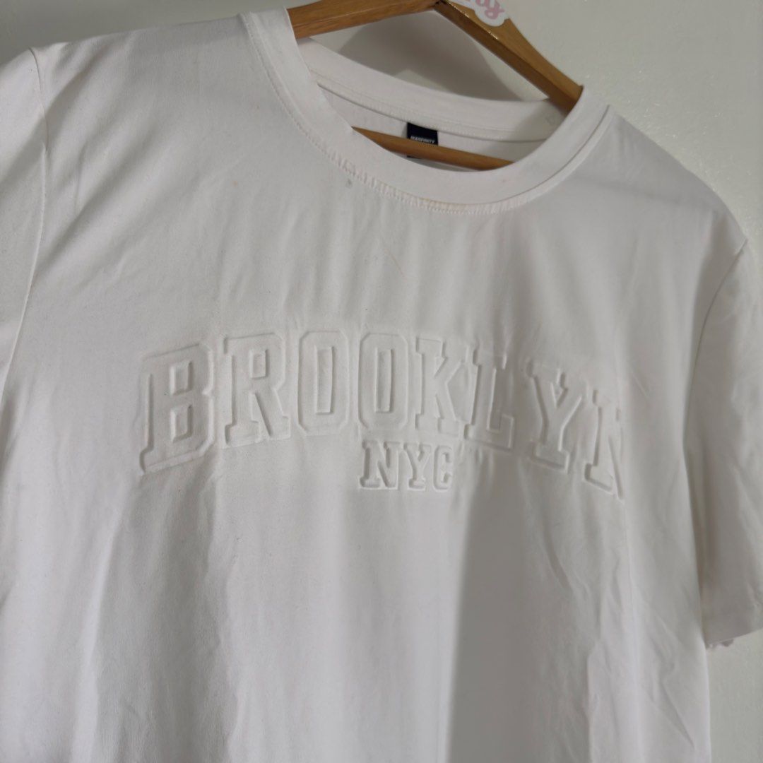 Manfinity t shirt (Category: Tshirts & Polo Shirts ) located in Manila. Submitted by apparella.ph (Listing ID 1467285772, Image 2). Description: Nastock lng sa closet Bnwot Wash nlng bago use nadumihan kasi nastock but removable sya Super comfy or lambot nya Malamig sya sa katawan Bust:42 Length:28.