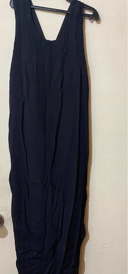 Mango black dress (Category: Dresses) located in Calamba. Submitted by rache31 (Listing ID 1467236252, Image 1). Description: Mango black dress .