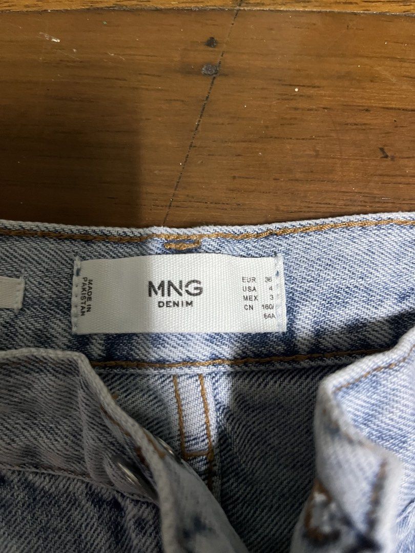 Mango Denim Hailey Shorts Size EUR 36 USA 4 (Category: Shorts) located in Mandaluyong City. Submitted by dadsmiddlechild (Listing ID 1467353421, Image 2). Description: - Brand: Mango - Model: Hailey - Color: Light blue wash - Size: EUR 36 / USA 4 / MEX 3 - Closure: Button fly - Details: Raw frayed hem, classic five-pocket styling - Origin: Made in Pakistan.