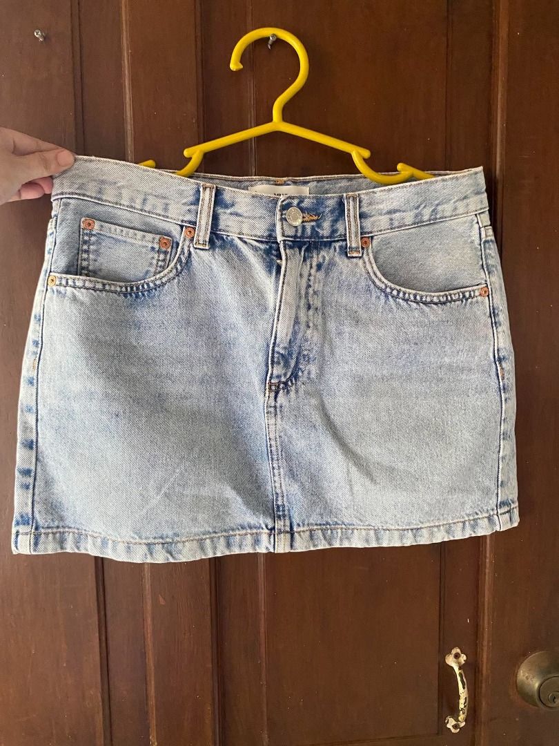 MANGO Denim Mini Skirt (Category: Skirts) located in Muntinlupa City. Submitted by aubreyraven (Listing ID 1467224400, Image 1). Description: Used once.
