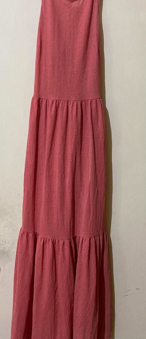 MANGO Light Red Dress (Category: Dresses) located in Muntinlupa City. Submitted by aubreyraven (Listing ID 1467209675, Image 1). Description: Used once.