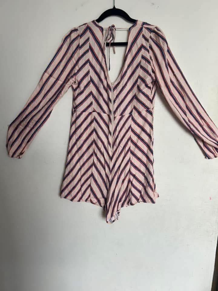 Mango (romper) Dress Large (Category: Dresses) located in Manila. Submitted by shaun_diaz (Listing ID 1467304682, Image 1). Description: .