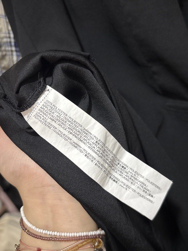 Mango v neck blouse - black (Category: Blouses) located in Cabuyao City. Submitted by nevernotdecluttering (Listing ID 1467237674, Image 3). Description: +₱54 sf via j&t (small pouch luzon) no issues - decluttering some of my blouses xs on tag but runs big, best fits medium.