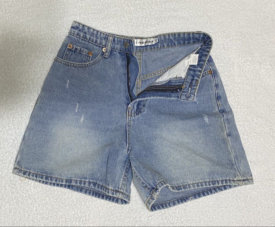Maong Short (Category: Shorts) located in Morong. Submitted by ladygjimenez0224 (Listing ID 1467186284, Image 1). Description: .